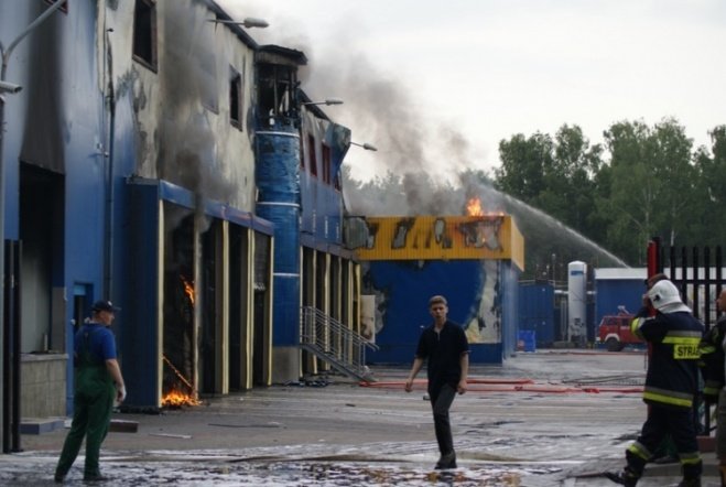 Pożar w JBB w Łysych - zdjęcie #34 - eOstroleka.pl