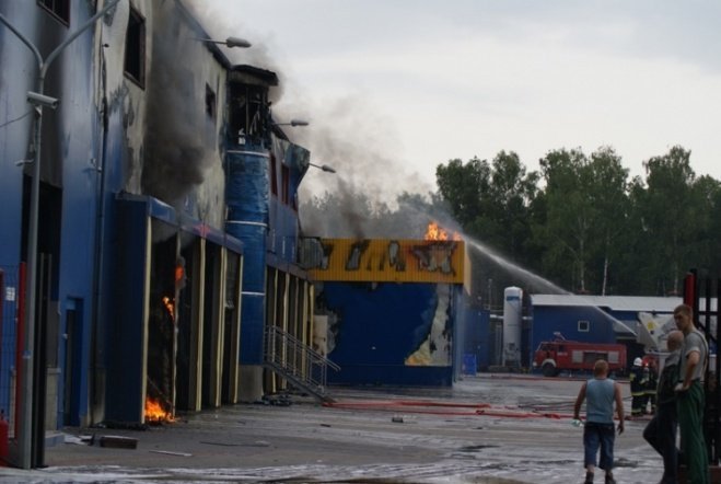 Pożar w JBB w Łysych - zdjęcie #33 - eOstroleka.pl