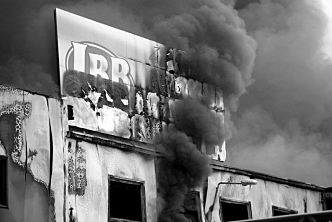 Pożar w JBB w Łysych - zdjęcie #27 - eOstroleka.pl