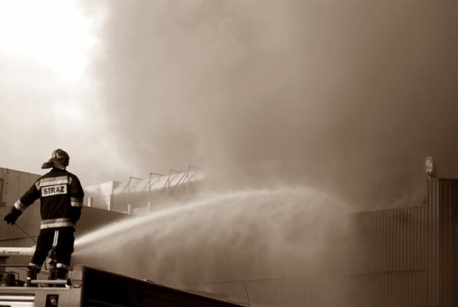 Pożar w JBB w Łysych - zdjęcie #1 - eOstroleka.pl