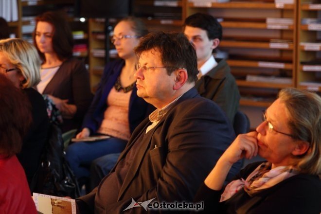 Wieczór w Arce z Karolem Samsele i jego najnowszą książką [07.05.2015] - zdjęcie #25 - eOstroleka.pl