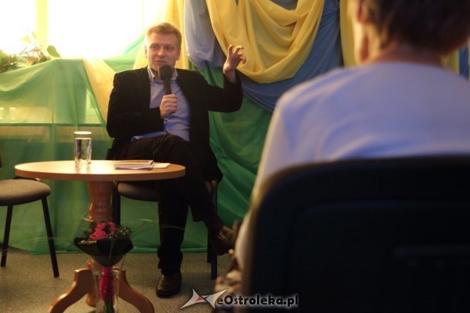 Wieczór w Arce z Karolem Samsele i jego najnowszą książką [07.05.2015] - zdjęcie #9 - eOstroleka.pl