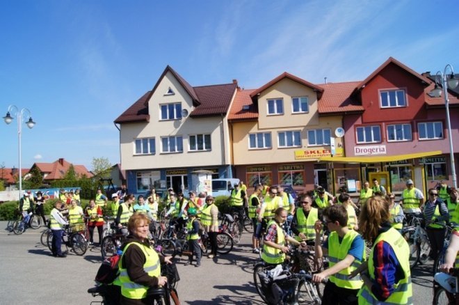 IX Kurpiowski Rodzinny Rajd Rowerowy [09.05.2015r] - zdjęcie #59 - eOstroleka.pl