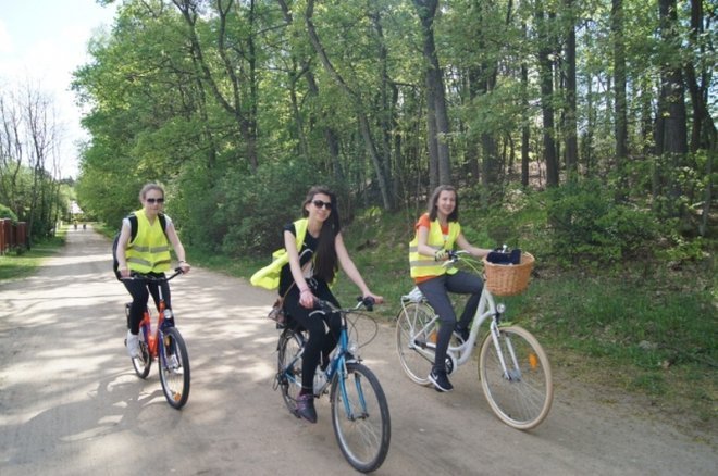 IX Kurpiowski Rodzinny Rajd Rowerowy [09.05.2015r] - zdjęcie #43 - eOstroleka.pl