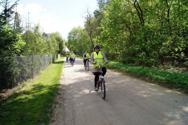 IX Kurpiowski Rodzinny Rajd Rowerowy [09.05.2015r] - zdjęcie #41 - eOstroleka.pl
