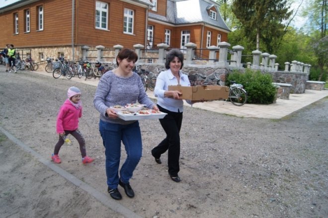 IX Kurpiowski Rodzinny Rajd Rowerowy [09.05.2015r] - zdjęcie #38 - eOstroleka.pl