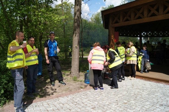 IX Kurpiowski Rodzinny Rajd Rowerowy [09.05.2015r] - zdjęcie #35 - eOstroleka.pl