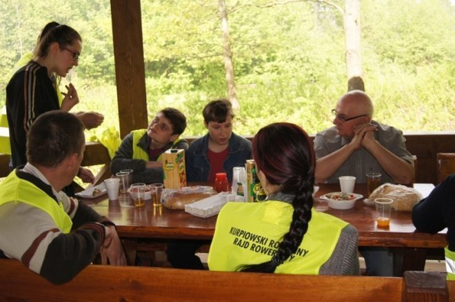 IX Kurpiowski Rodzinny Rajd Rowerowy [09.05.2015r] - zdjęcie #26 - eOstroleka.pl