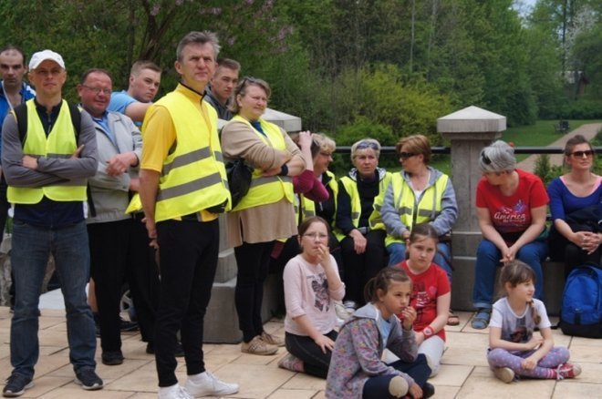 IX Kurpiowski Rodzinny Rajd Rowerowy [09.05.2015r] - zdjęcie #14 - eOstroleka.pl