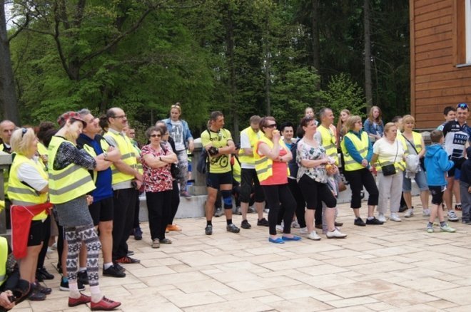 IX Kurpiowski Rodzinny Rajd Rowerowy [09.05.2015r] - zdjęcie #12 - eOstroleka.pl