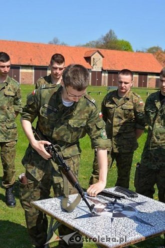 Uczniowie ZSZ nr ukończyli obóz szkoleniowy na poligonie w Bemowie Piskim [13.05.2015] - zdjęcie #23 - eOstroleka.pl