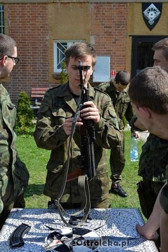 Uczniowie ZSZ nr ukończyli obóz szkoleniowy na poligonie w Bemowie Piskim [13.05.2015] - zdjęcie #68 - eOstroleka.pl
