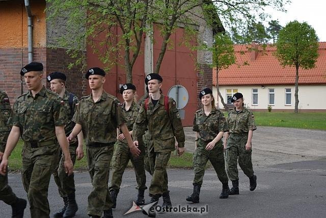 Uczniowie ZSZ nr ukończyli obóz szkoleniowy na poligonie w Bemowie Piskim [13.05.2015] - zdjęcie #61 - eOstroleka.pl