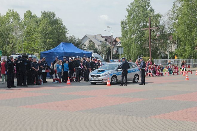 Ostrołęka: Policjanci z całego Mazowsza walczą o tytuł „Mistrza Drogówki” [14.05.2015] - zdjęcie #1 - eOstroleka.pl