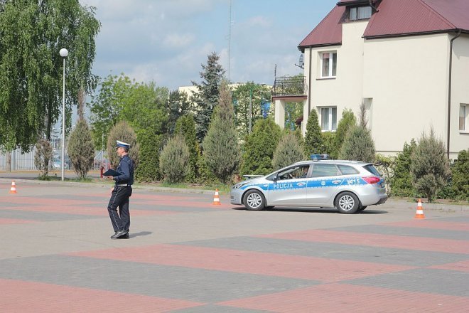 Ostrołęka: Policjanci z całego Mazowsza walczą o tytuł „Mistrza Drogówki” [14.05.2015] - zdjęcie #8 - eOstroleka.pl