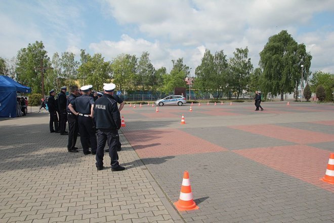 Ostrołęka: Policjanci z całego Mazowsza walczą o tytuł „Mistrza Drogówki” [14.05.2015] - zdjęcie #10 - eOstroleka.pl