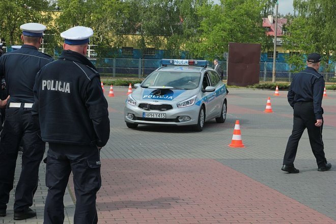 Ostrołęka: Policjanci z całego Mazowsza walczą o tytuł „Mistrza Drogówki” [14.05.2015] - zdjęcie #12 - eOstroleka.pl