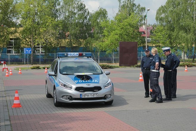 Ostrołęka: Policjanci z całego Mazowsza walczą o tytuł „Mistrza Drogówki” [14.05.2015] - zdjęcie #16 - eOstroleka.pl