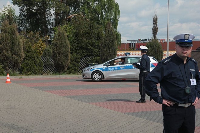 Ostrołęka: Policjanci z całego Mazowsza walczą o tytuł „Mistrza Drogówki” [14.05.2015] - zdjęcie #37 - eOstroleka.pl