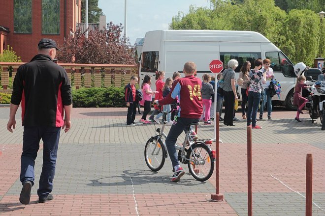 Ostrołęka: Policjanci z całego Mazowsza walczą o tytuł „Mistrza Drogówki” [14.05.2015] - zdjęcie #85 - eOstroleka.pl