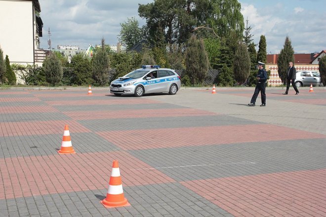 Ostrołęka: Policjanci z całego Mazowsza walczą o tytuł „Mistrza Drogówki” [14.05.2015] - zdjęcie #68 - eOstroleka.pl