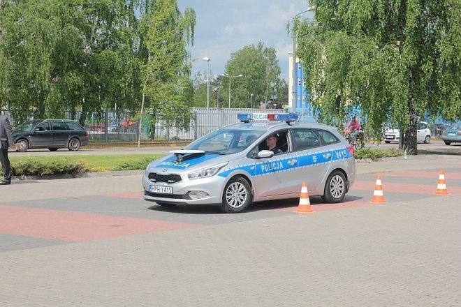 Ostrołęka: Policjanci z całego Mazowsza walczą o tytuł „Mistrza Drogówki” [14.05.2015] - zdjęcie #65 - eOstroleka.pl
