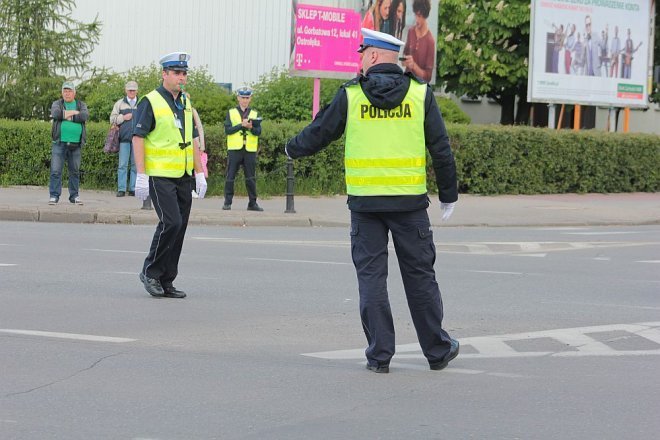 Ostrołęka: Policjanci z całego Mazowsza walczą o tytuł „Mistrza Drogówki” [14.05.2015] - zdjęcie #14 - eOstroleka.pl