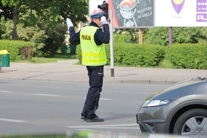 Ostrołęka: Policjanci z całego Mazowsza walczą o tytuł „Mistrza Drogówki” [14.05.2015] - zdjęcie #2 - eOstroleka.pl