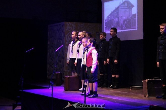 „Karol Wojtyła – Człowiek Słowa” - uroczystości na cześć patrona ostrołęckiej „dziesiątki” [17.05.2015] - zdjęcie #32 - eOstroleka.pl
