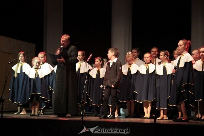 „Karol Wojtyła – Człowiek Słowa” - uroczystości na cześć patrona ostrołęckiej „dziesiątki” [17.05.2015] - zdjęcie #4 - eOstroleka.pl