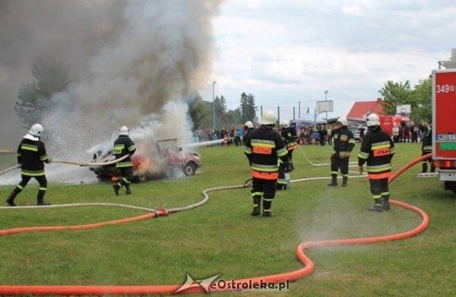 Pokaz sprzętu ratowniczego w wykonaniu strażaków ochotników z Łysych [19.05.2015] - zdjęcie #8 - eOstroleka.pl