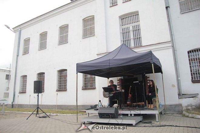 Plenerowy koncert w Muzeum Żołnierzy Wyklętych: Wystąpił Grzegorz Kucharzewski [21.05.2015] - zdjęcie #16 - eOstroleka.pl