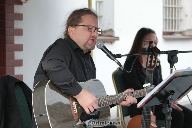 Plenerowy koncert w Muzeum Żołnierzy Wyklętych: Wystąpił Grzegorz Kucharzewski [21.05.2015] - zdjęcie #27 - eOstroleka.pl