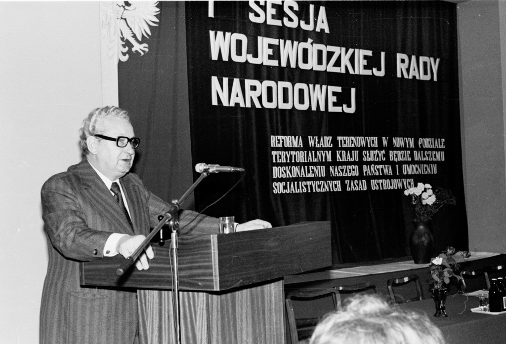 Posiedzenie I sesji Wojewódzkiej Rady Narodowej w Ostrołęce 14.VI.1975 r. - zdjęcie #11 - eOstroleka.pl