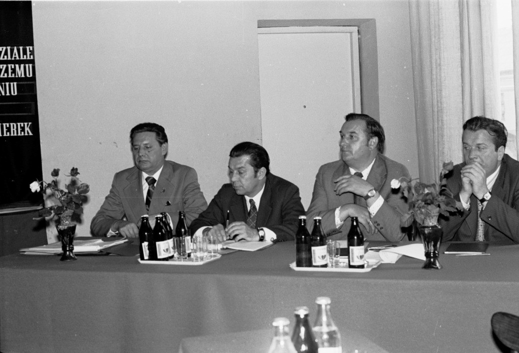 Posiedzenie I sesji Wojewódzkiej Rady Narodowej w Ostrołęce 14.VI.1975 r. - zdjęcie #21 - eOstroleka.pl