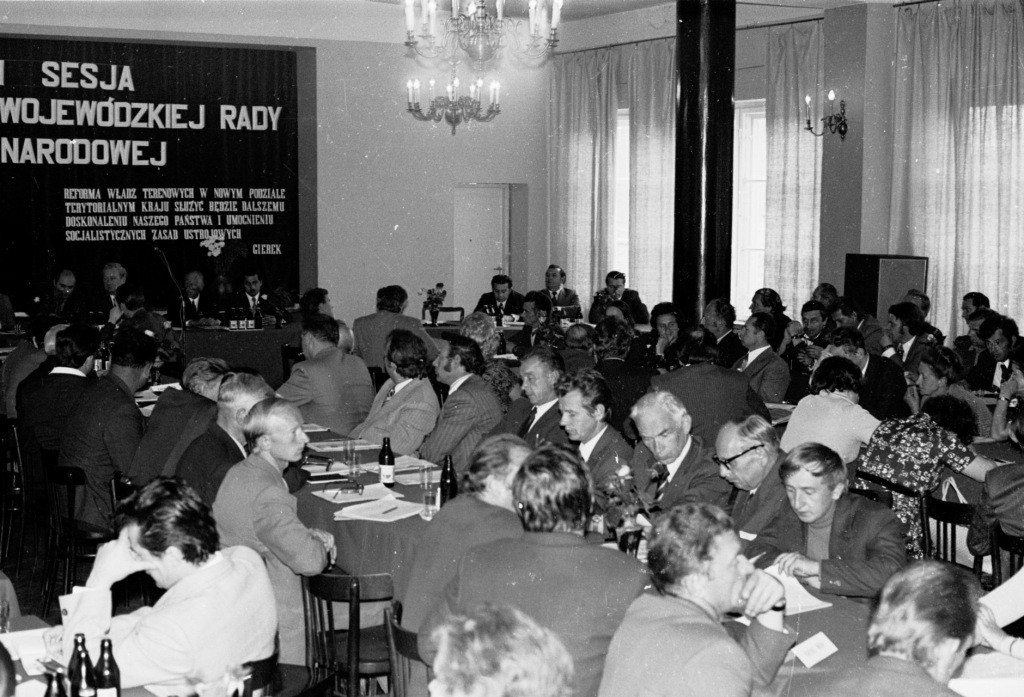 Posiedzenie I sesji Wojewódzkiej Rady Narodowej w Ostrołęce 14.VI.1975 r. - zdjęcie #30 - eOstroleka.pl