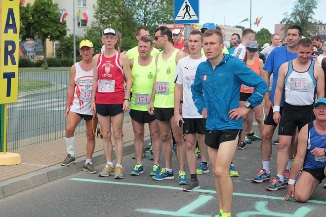 XXI Półmaraton Kurpiowski [24.05.2015] - zdjęcie #20 - eOstroleka.pl
