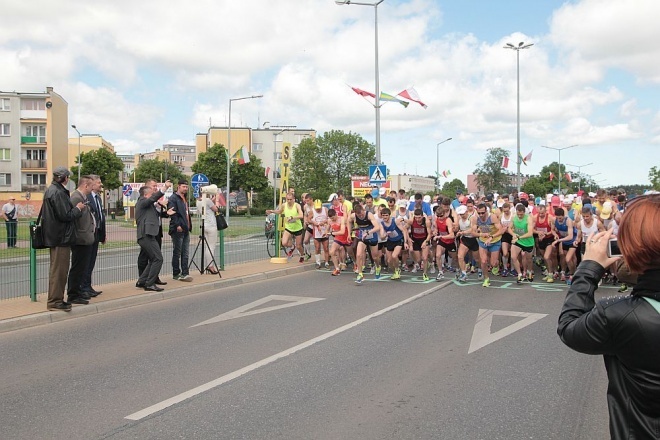 XXI Półmaraton Kurpiowski [24.05.2015] - zdjęcie #40 - eOstroleka.pl