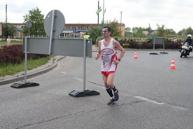 XXI Półmaraton Kurpiowski [24.05.2015] - zdjęcie #260 - eOstroleka.pl