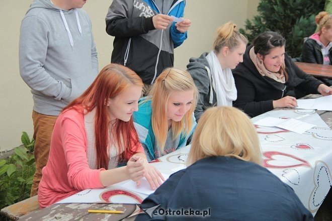 Spotkanie integracyjne wolontariuszy z ZSZ nr 3 i podopiecznych Kolorowej Szkoły [25.05.2015] - zdjęcie #19 - eOstroleka.pl