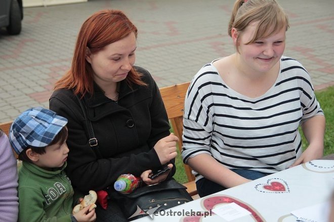 Spotkanie integracyjne wolontariuszy z ZSZ nr 3 i podopiecznych Kolorowej Szkoły [25.05.2015] - zdjęcie #24 - eOstroleka.pl