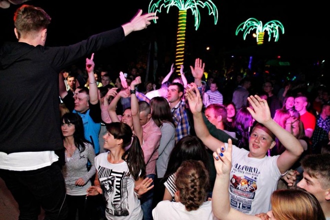Celebrity in Ibiza: Gorąca impreza z Adamem Kraśko i Marcinem Kotyńskim [26.05.2015] - zdjęcie #1 - eOstroleka.pl