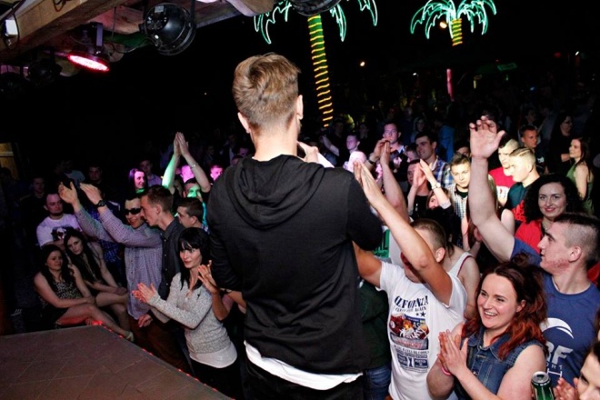 Celebrity in Ibiza: Gorąca impreza z Adamem Kraśko i Marcinem Kotyńskim [26.05.2015] - zdjęcie #49 - eOstroleka.pl