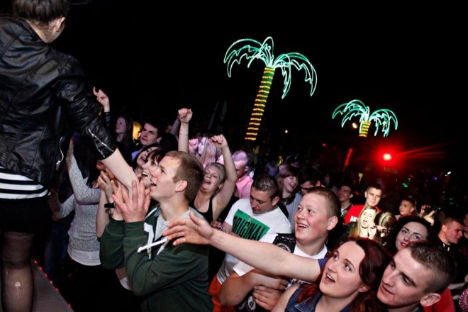 Celebrity in Ibiza: Gorąca impreza z Adamem Kraśko i Marcinem Kotyńskim [26.05.2015] - zdjęcie #73 - eOstroleka.pl