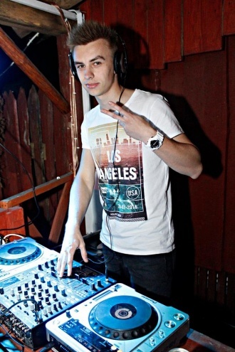 Celebrity in Ibiza: Gorąca impreza z Adamem Kraśko i Marcinem Kotyńskim [26.05.2015] - zdjęcie #20 - eOstroleka.pl