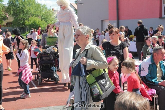Prozdrowotny festyn rodzinny w Szkole Podstawowej nr 6 [28.05.2015] - zdjęcie #36 - eOstroleka.pl
