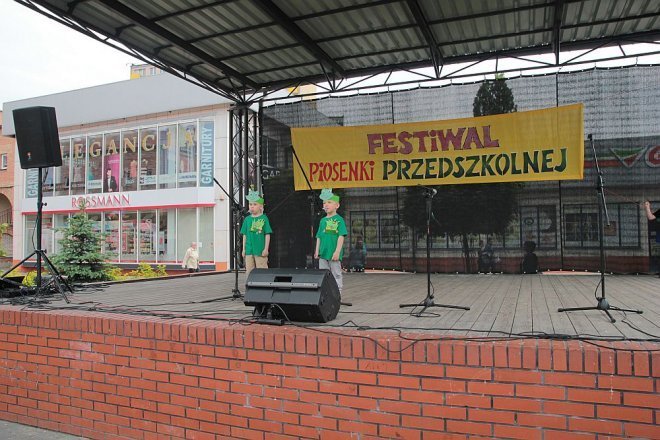 Ostrołęka: Festiwal Piosenki Przedszkolnej [29.05.2015] - zdjęcie #35 - eOstroleka.pl