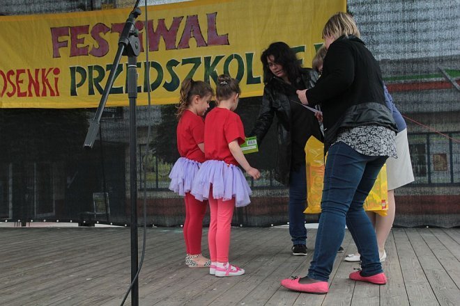 Ostrołęka: Festiwal Piosenki Przedszkolnej [29.05.2015] - zdjęcie #64 - eOstroleka.pl