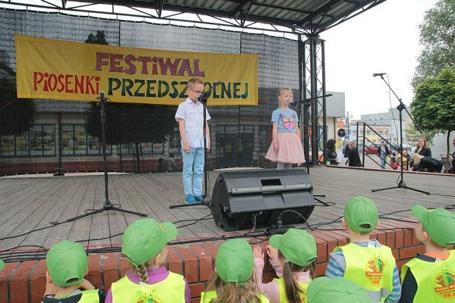 Ostrołęka: Festiwal Piosenki Przedszkolnej [29.05.2015] - zdjęcie #73 - eOstroleka.pl