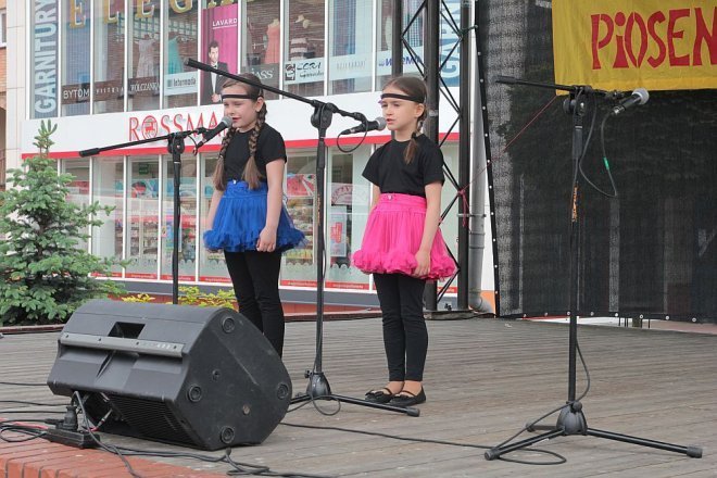 Ostrołęka: Festiwal Piosenki Przedszkolnej [29.05.2015] - zdjęcie #19 - eOstroleka.pl
